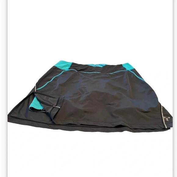 Trayl padded cycling skorts, size Large - Picture 1 of 8